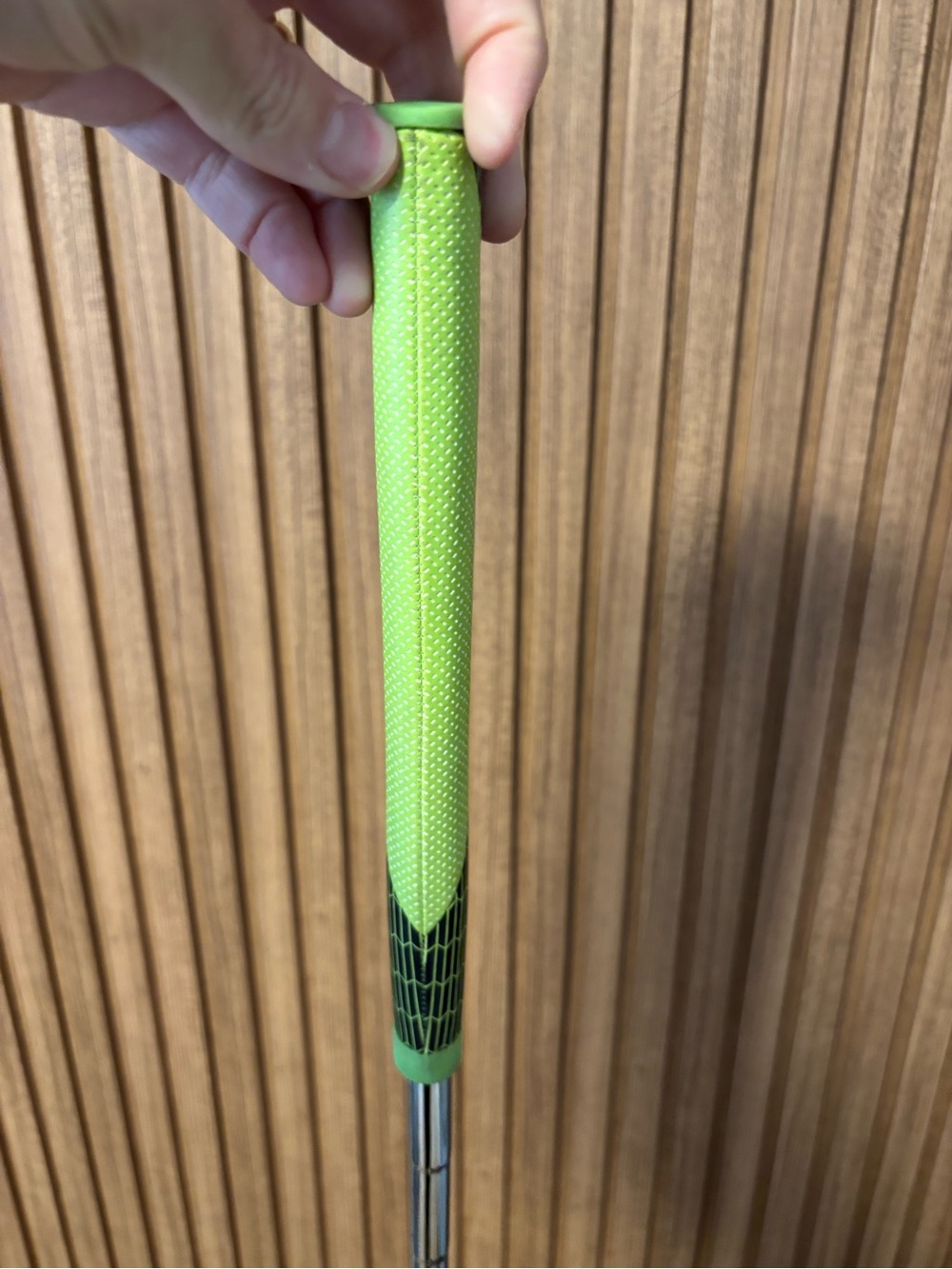 Green Golf Putter - Picture 2 of 6